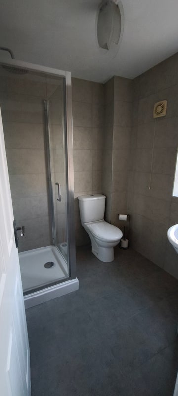 Room Stonechat Road in Rugby