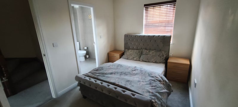 Room Stonechat Road in Rugby