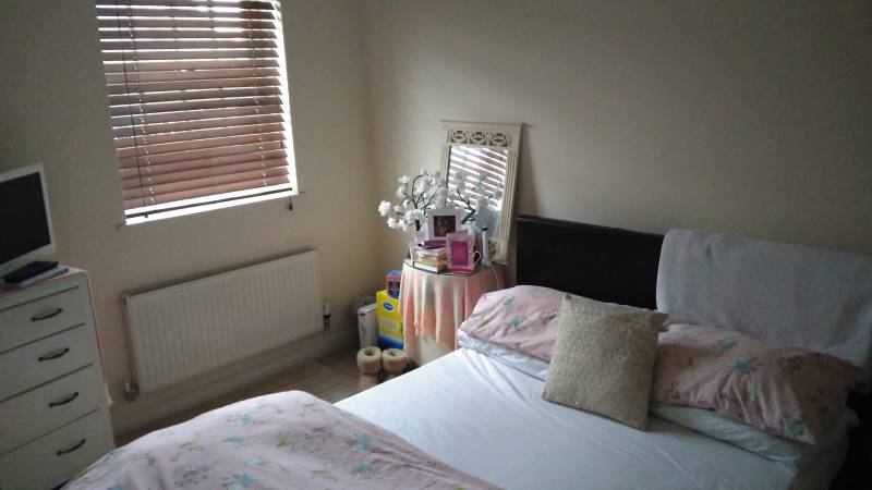 Room Stonechat Road in Rugby