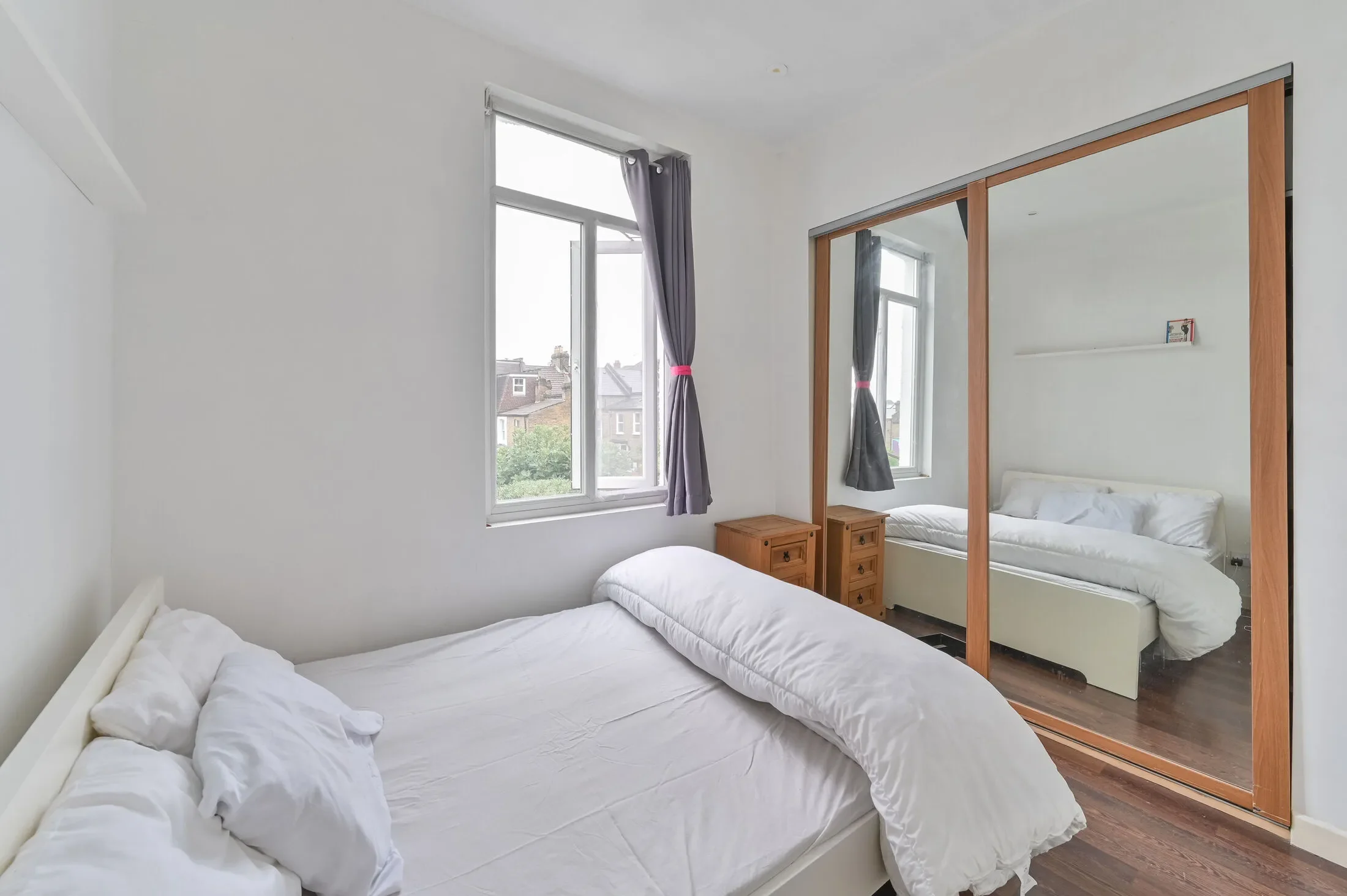 Flat Lordship Lane in Greater London