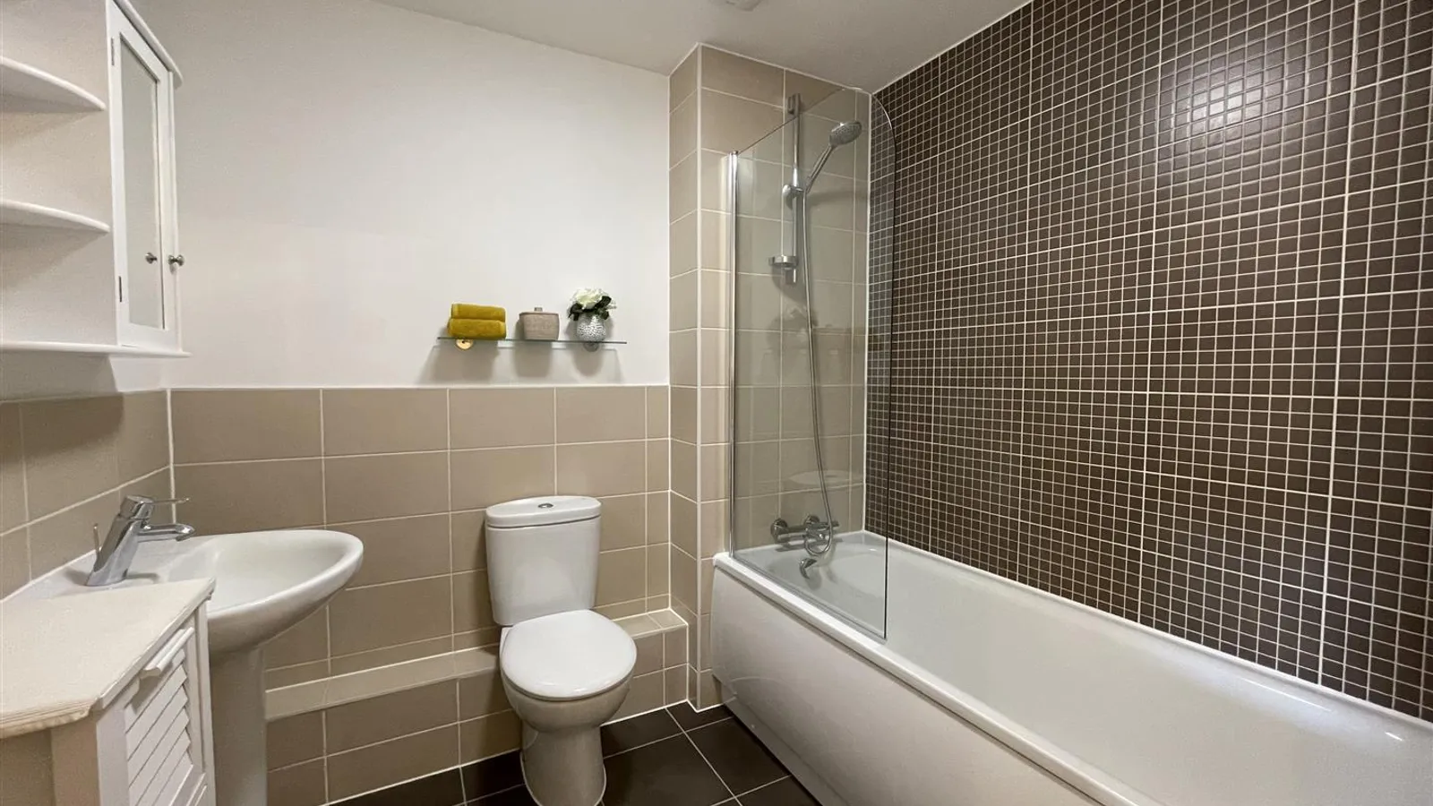 Flat Kenmare Close in Greater London