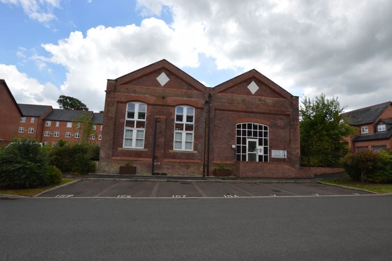 Flat Trevore Drive in Wigan
