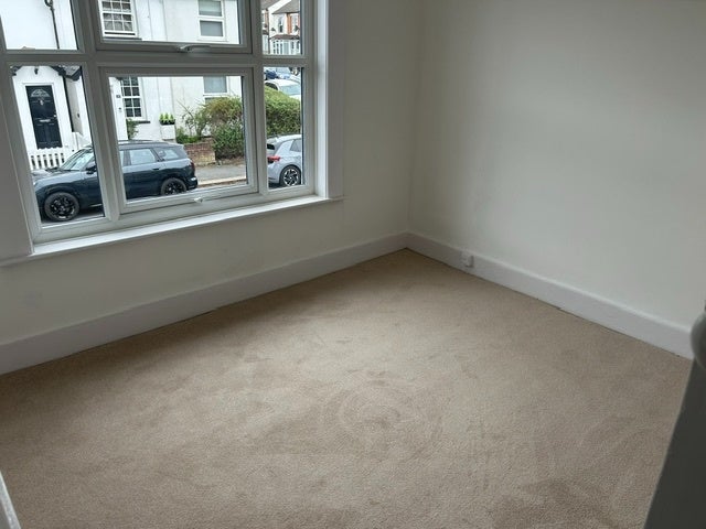 House Rosebery Road in Hertsmere