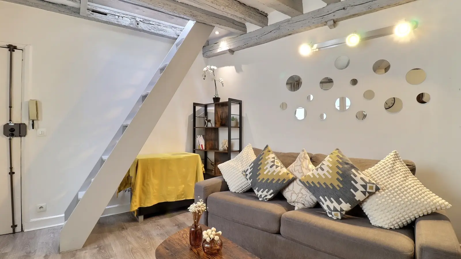 Flat Rue Saint-Honoré in Paris