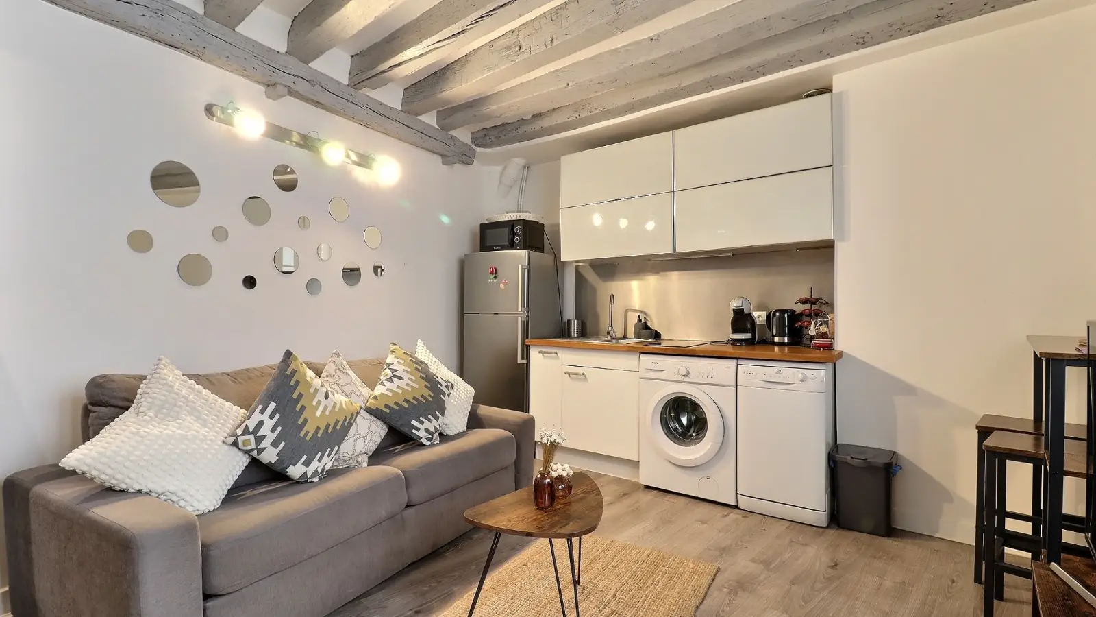 Flat Rue Saint-Honoré in Paris