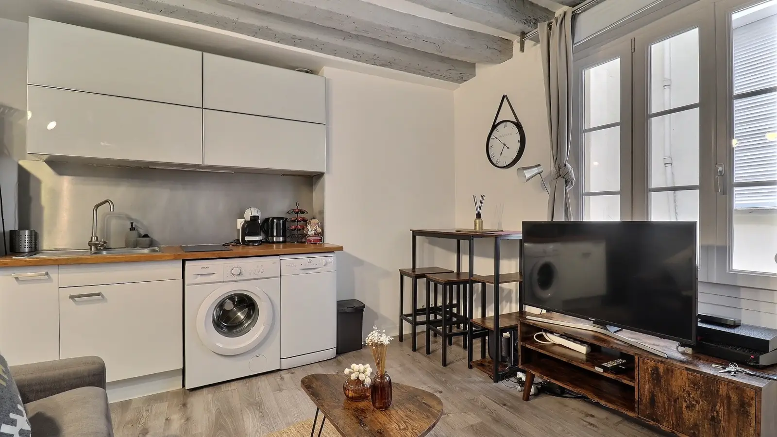 Flat Rue Saint-Honoré in Paris