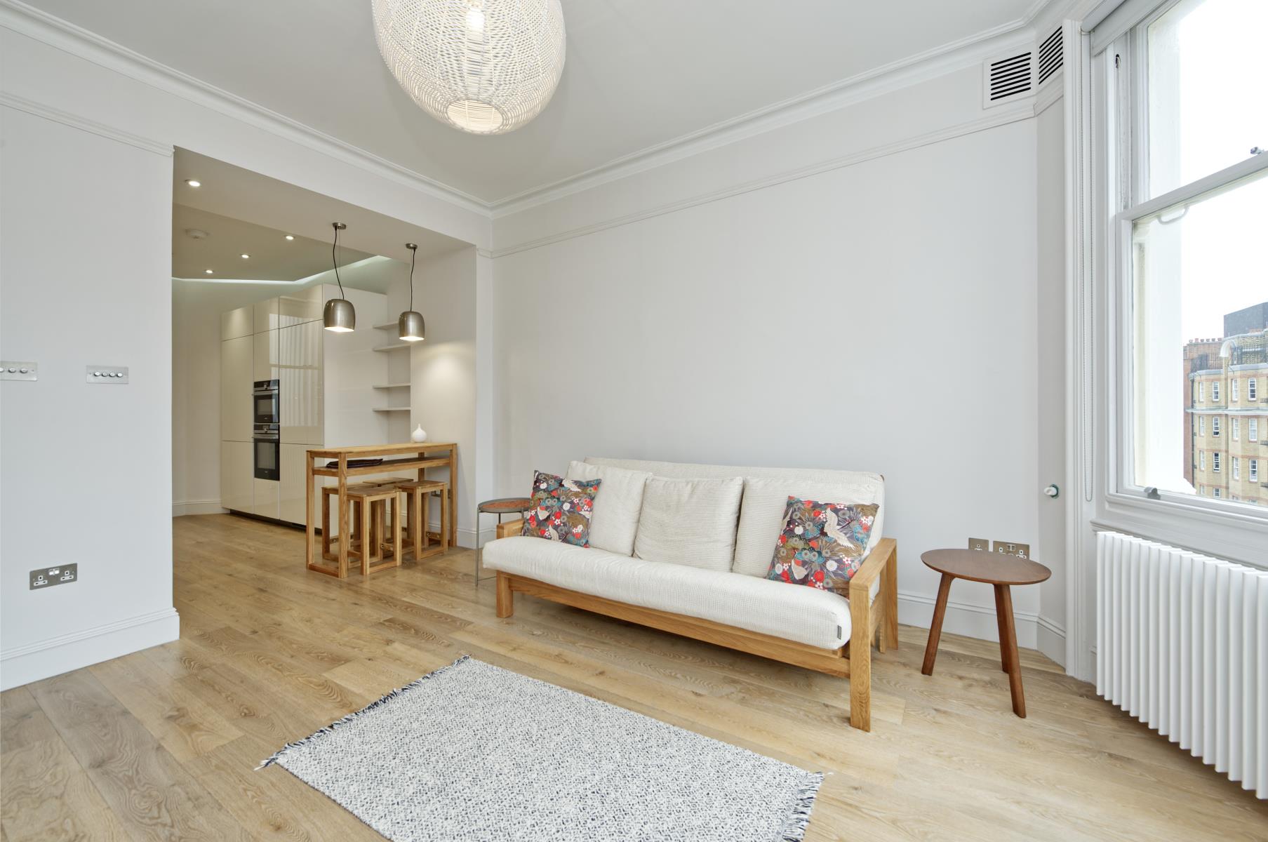 Flat Ridgmount Gardens in Greater London