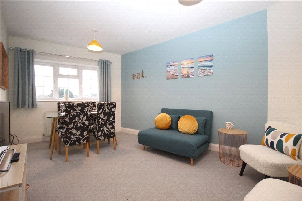 Flat Aldershot Road in Guildford