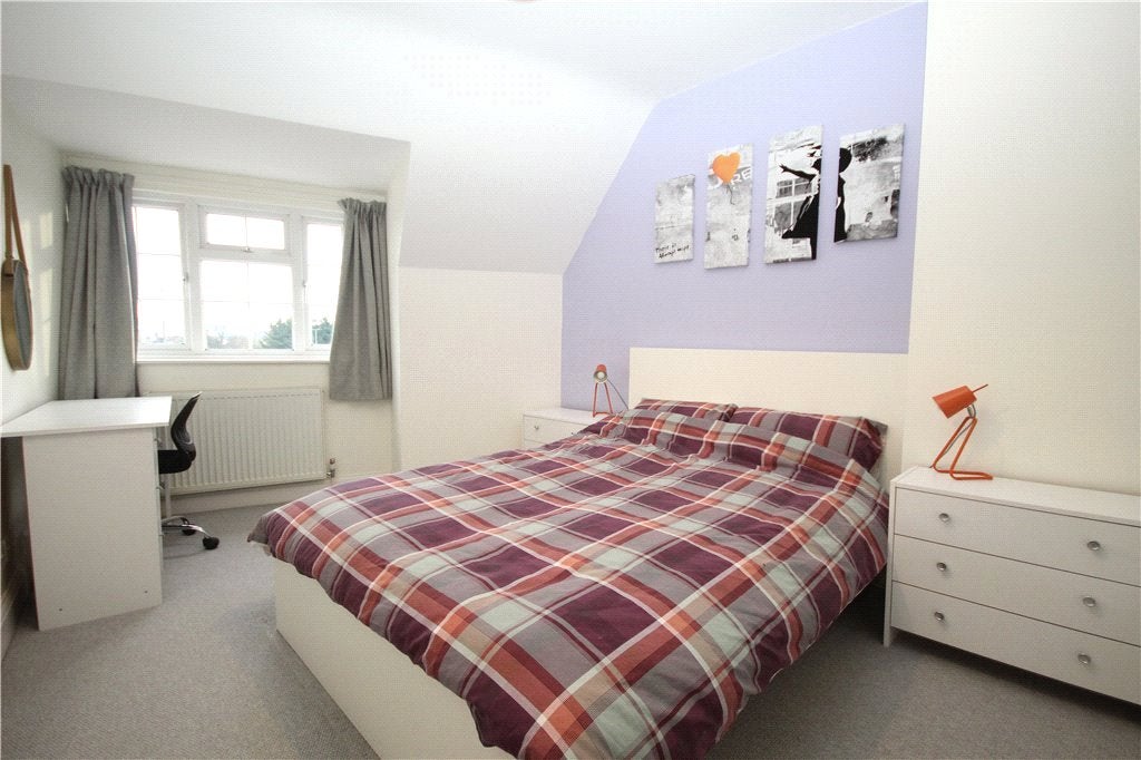 Flat Aldershot Road in Guildford