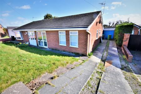 House Oakfield in Wrexham
