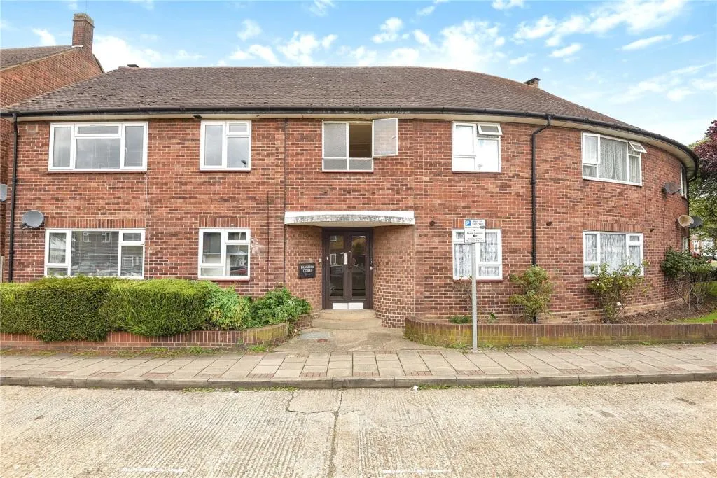 Flat Dudley Drive in Greater London