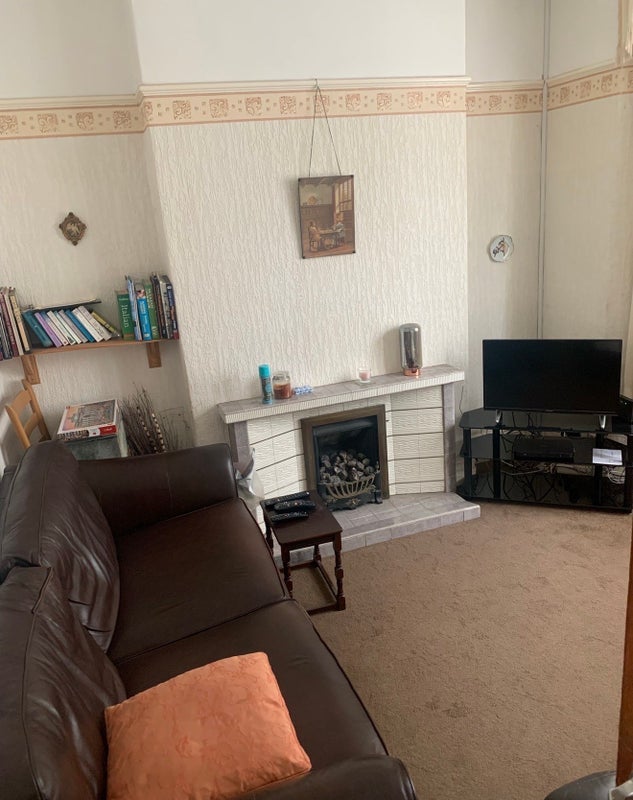 Room Angus Street in Cardiff