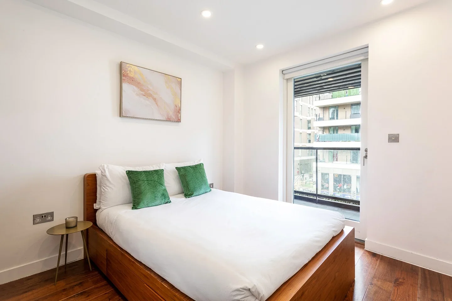 Flat Orsman Road in Greater London