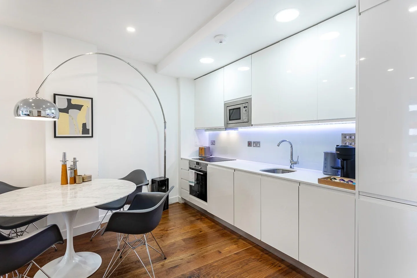 Flat Orsman Road in Greater London