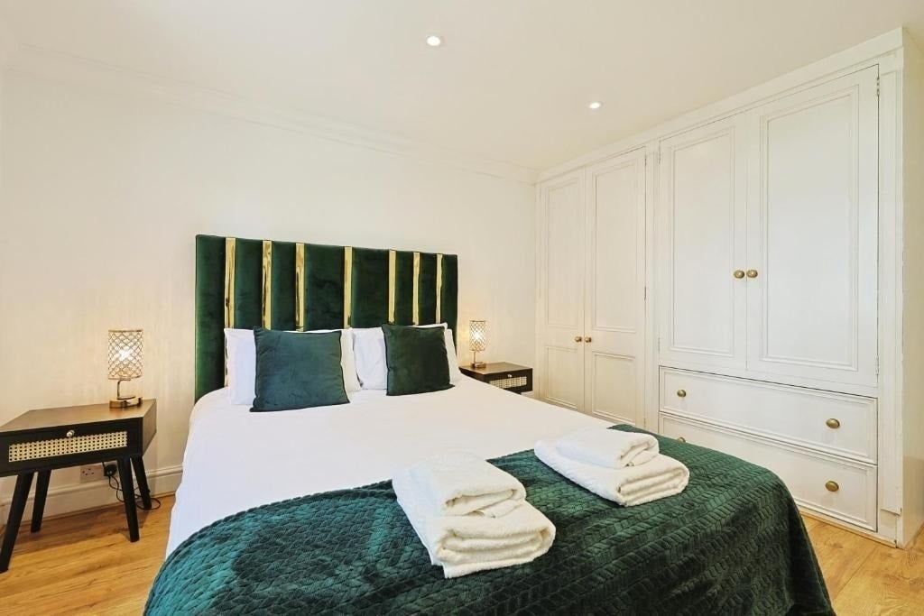 Flat Lillie Road in Greater London