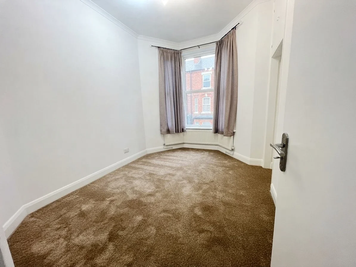 Flat Wakefield Road in Greater London