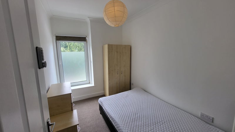 Room Meadow Street in Pontypridd