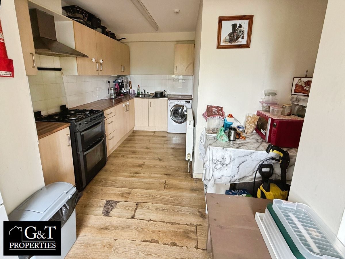 Room Highgate Road in Brierley Hill