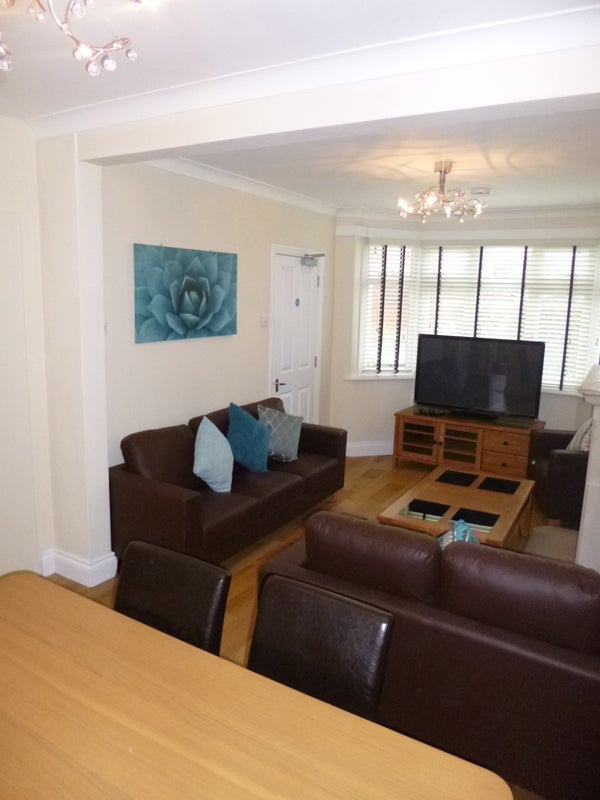 Room East Drive in Greater London