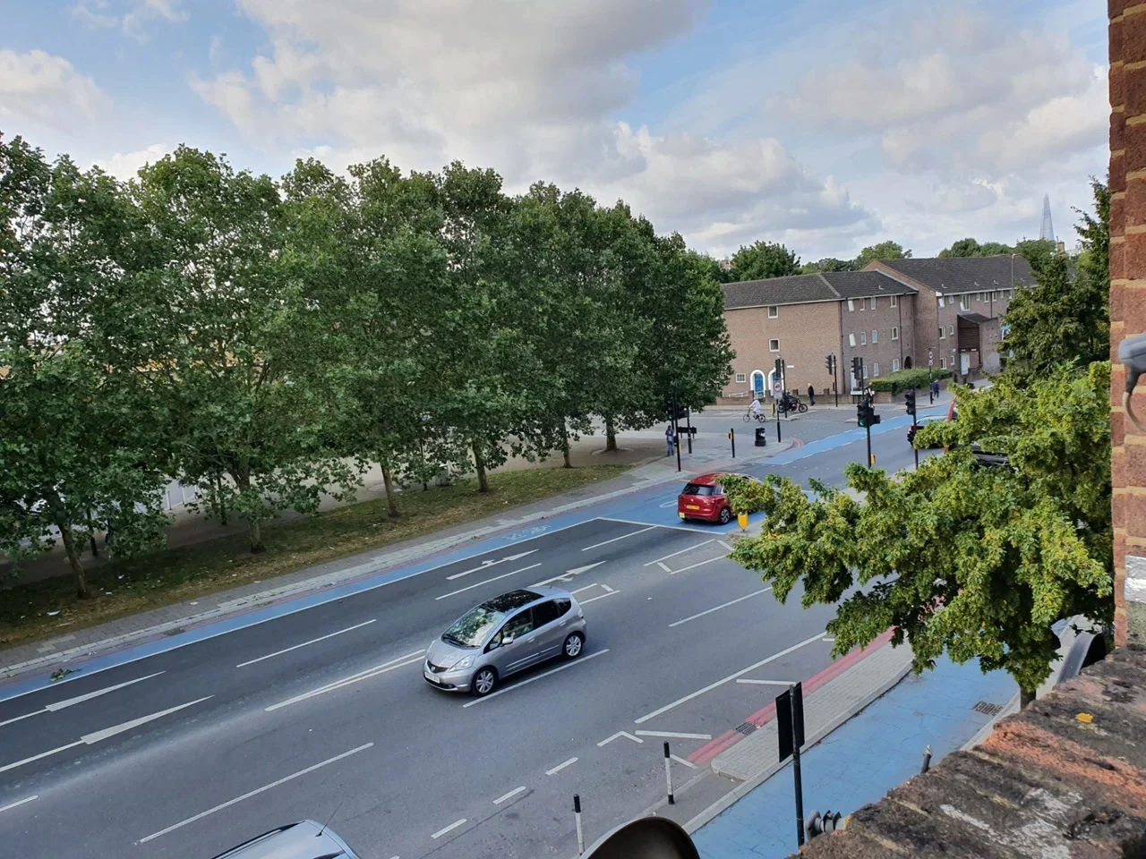 Flat Mile End Road in Greater London