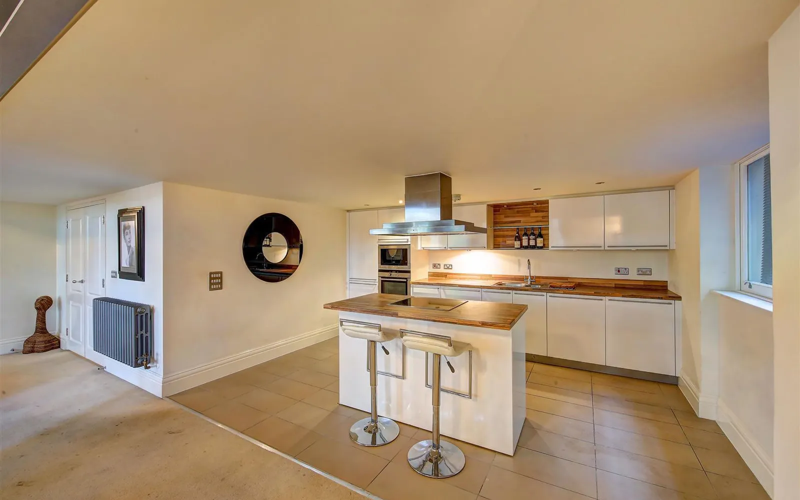 Flat Lurline Gardens in Greater London
