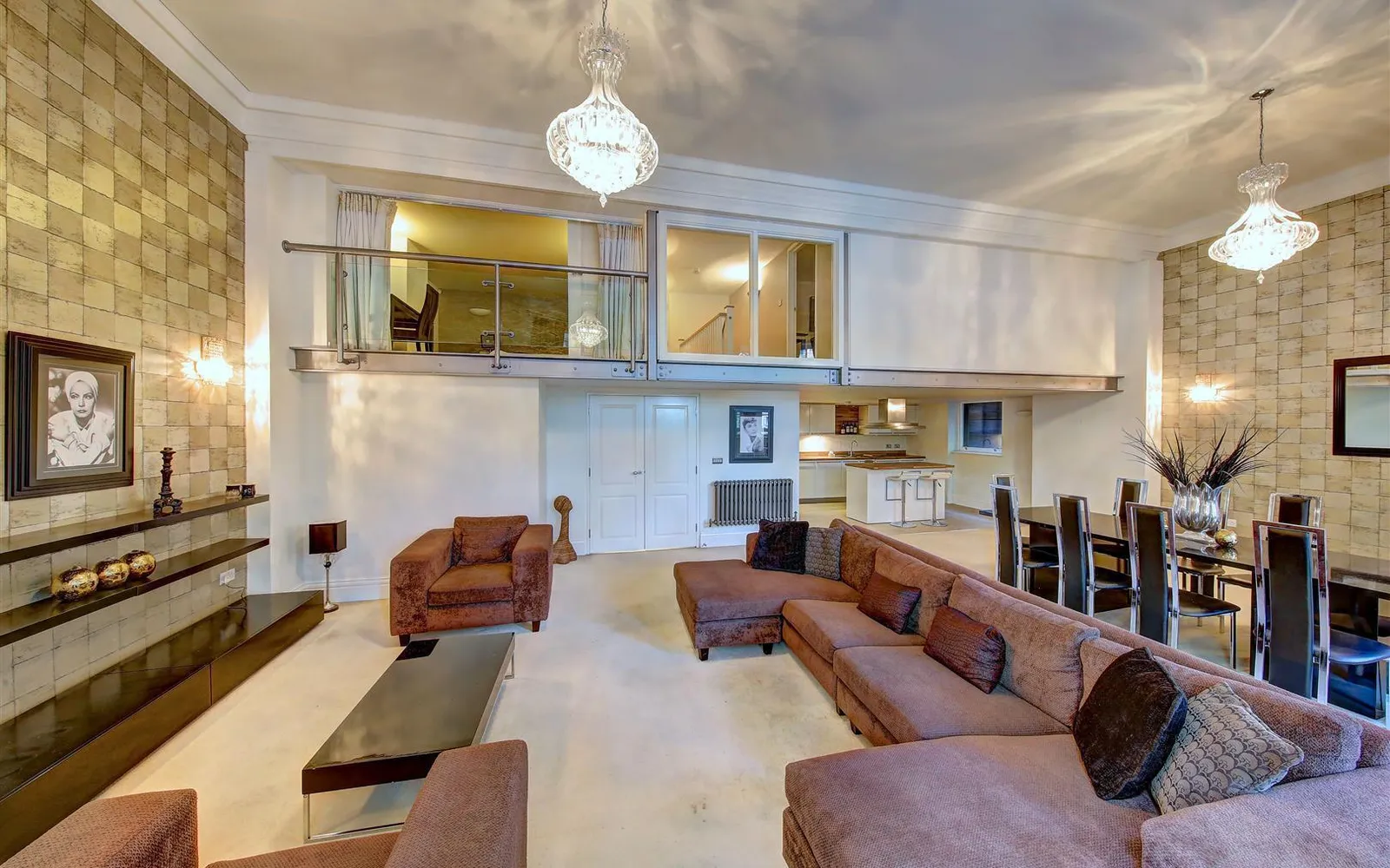 Flat Lurline Gardens in Greater London