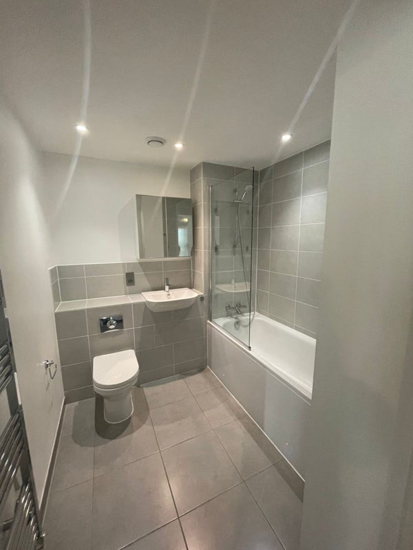 Room North Periphery in Greater London