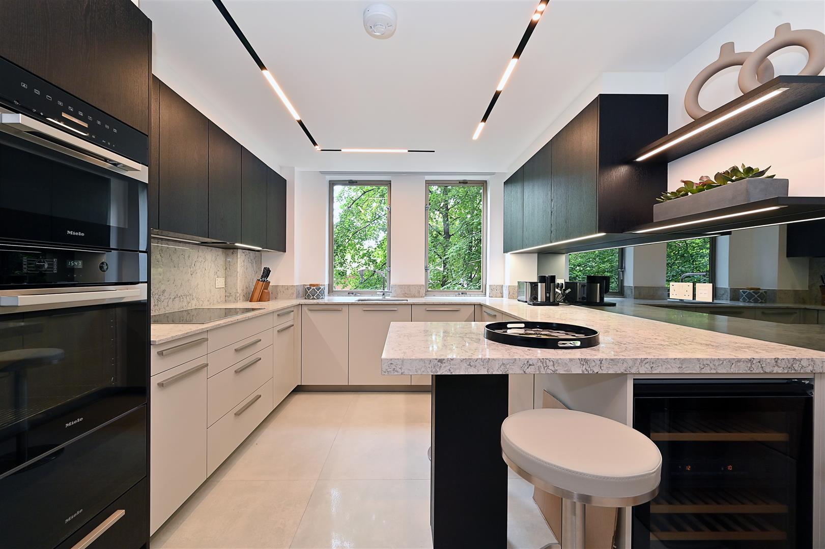 Flat Kensington Gore in City of Westminster