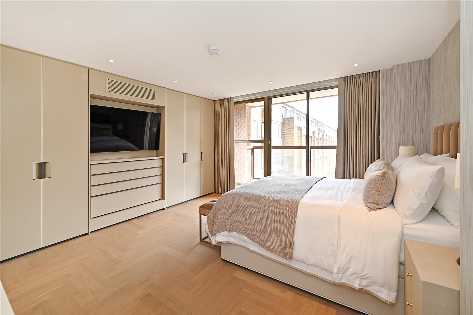 Flat Kensington Gore in City of Westminster