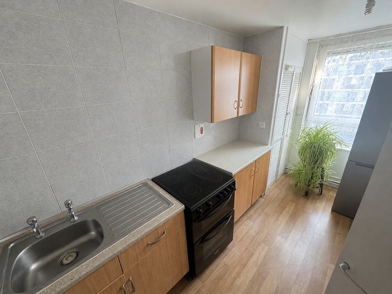 Room Downham Road in Greater London