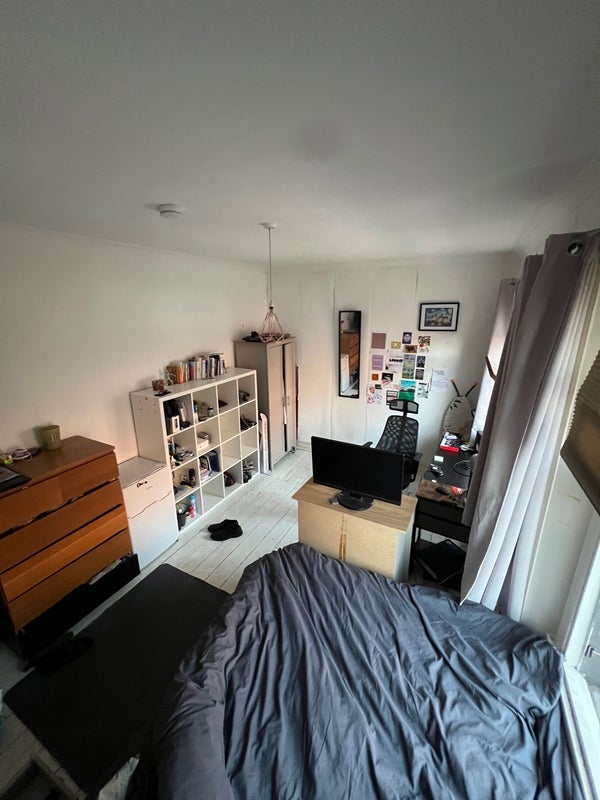 Room Navarino Road in Greater London