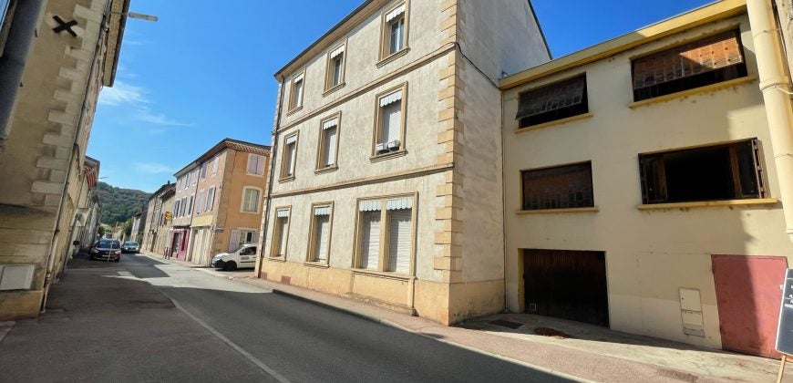 Flat Route de Saint-Uze in Saint-Jean-de-Galaure