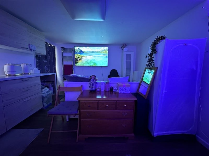 Room Moorside Road in Greater London