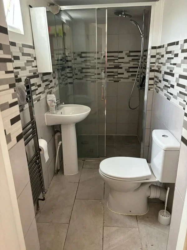 Room Malden Way in Greater London