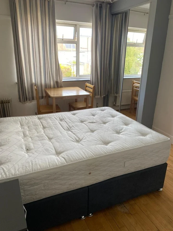 Room Malden Way in Greater London