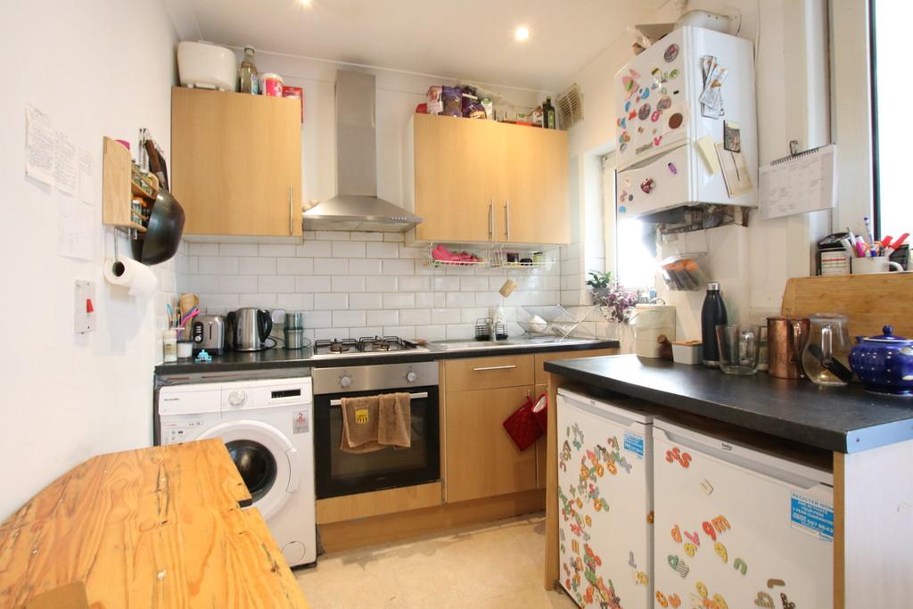 Flat Brenthurst Road in Greater London