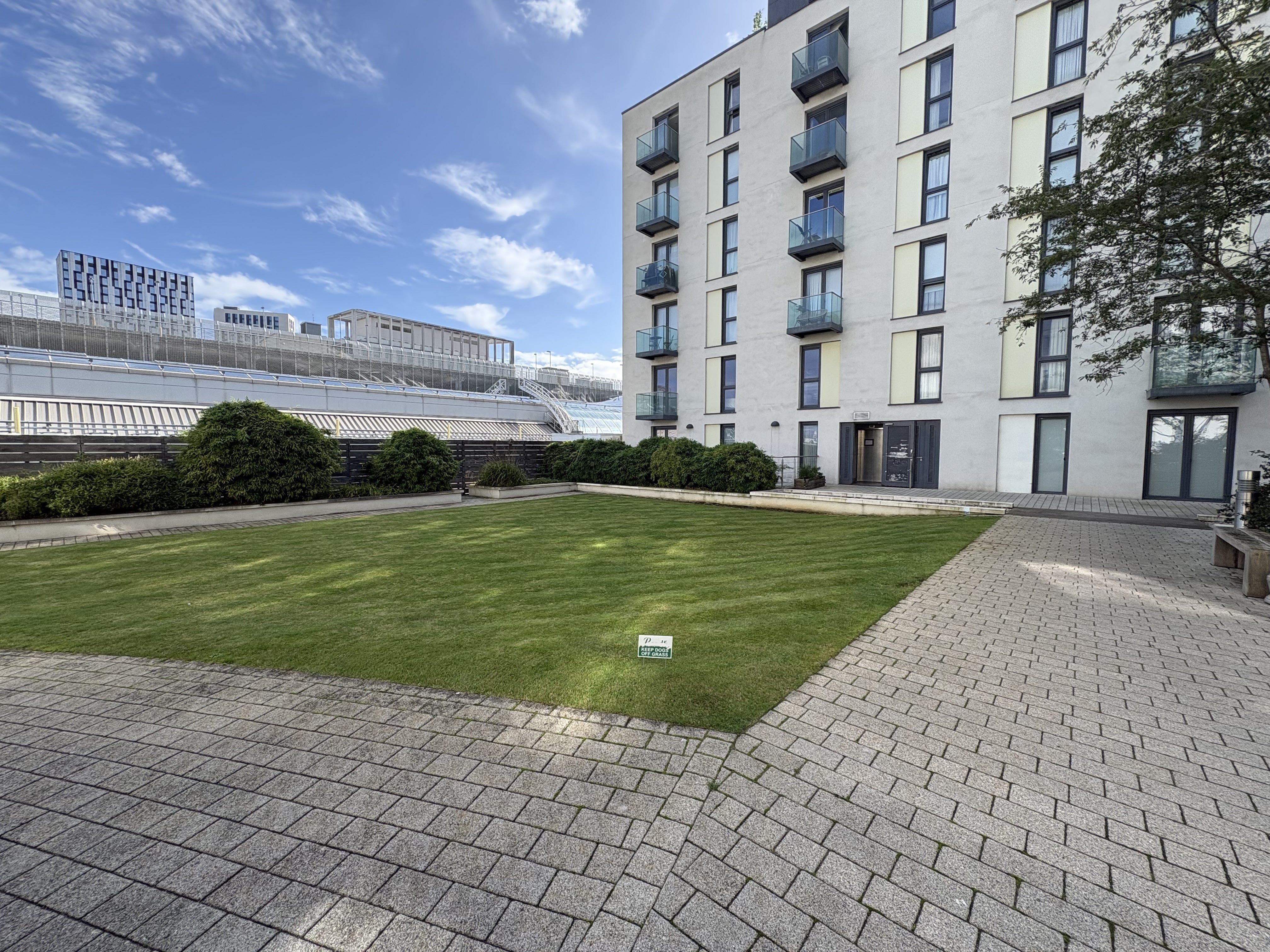 Flat Grand Arcade in Cardiff