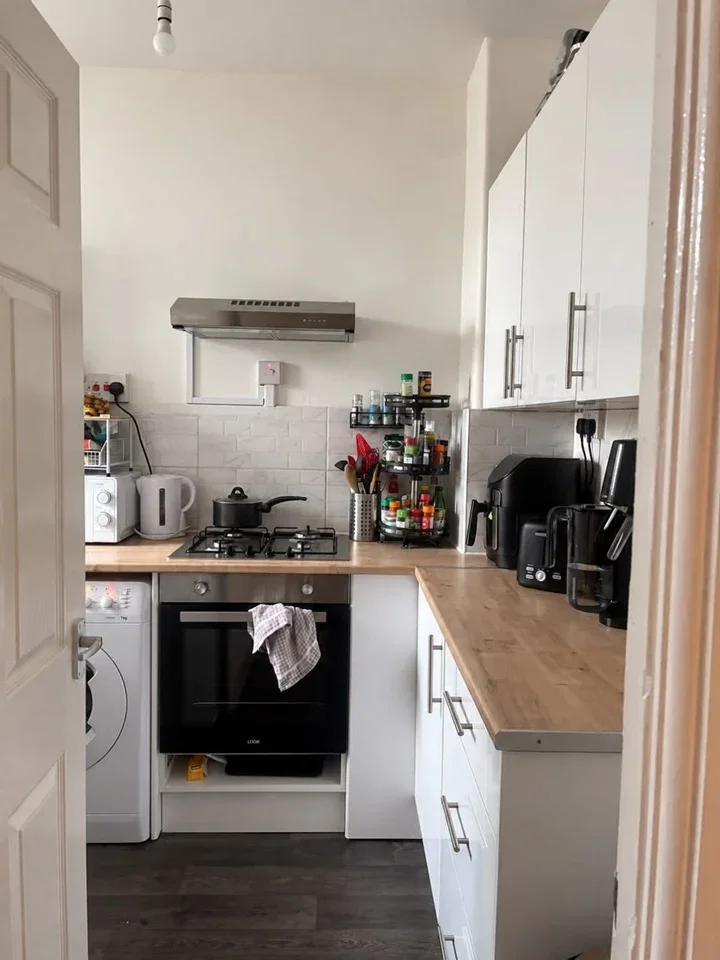 Room Ramsey Street in Greater London