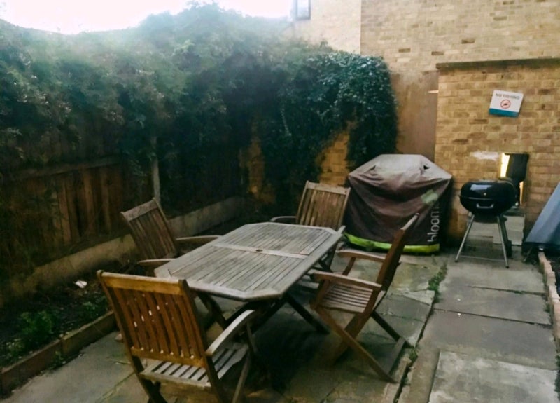 Room Asland Road in Greater London