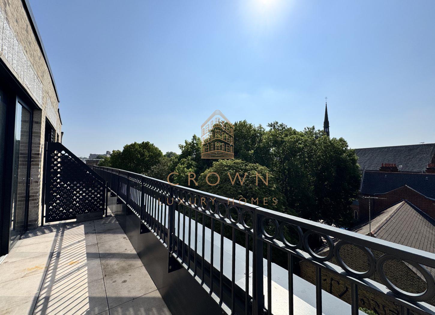 Flat Cluny Mews in Greater London