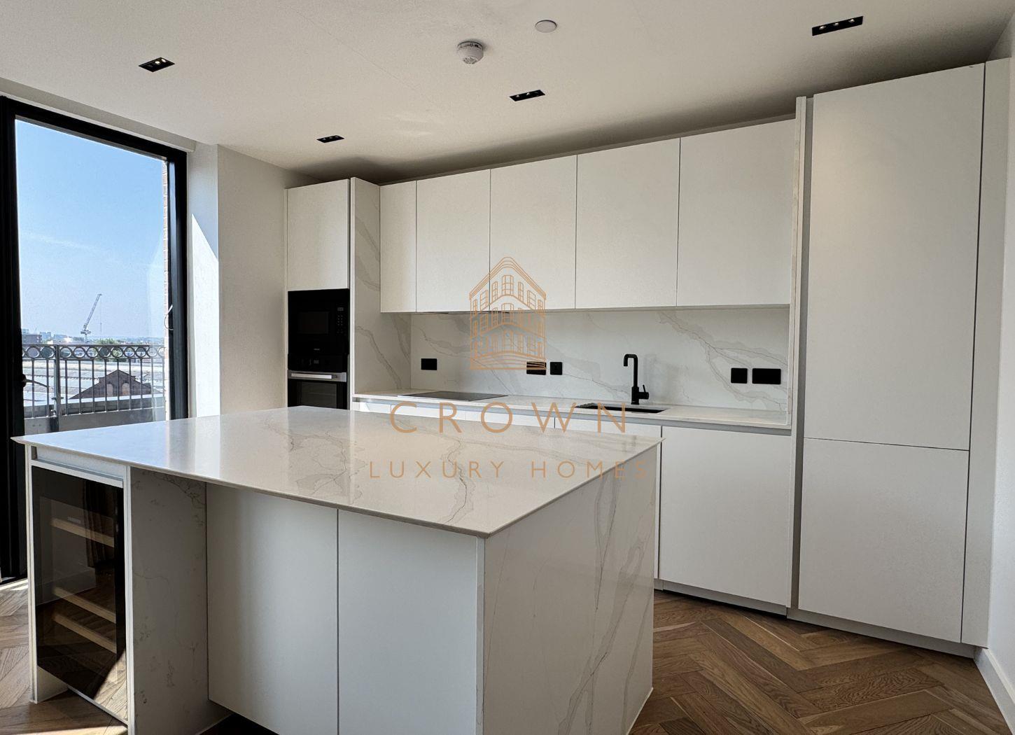 Flat Cluny Mews in Greater London