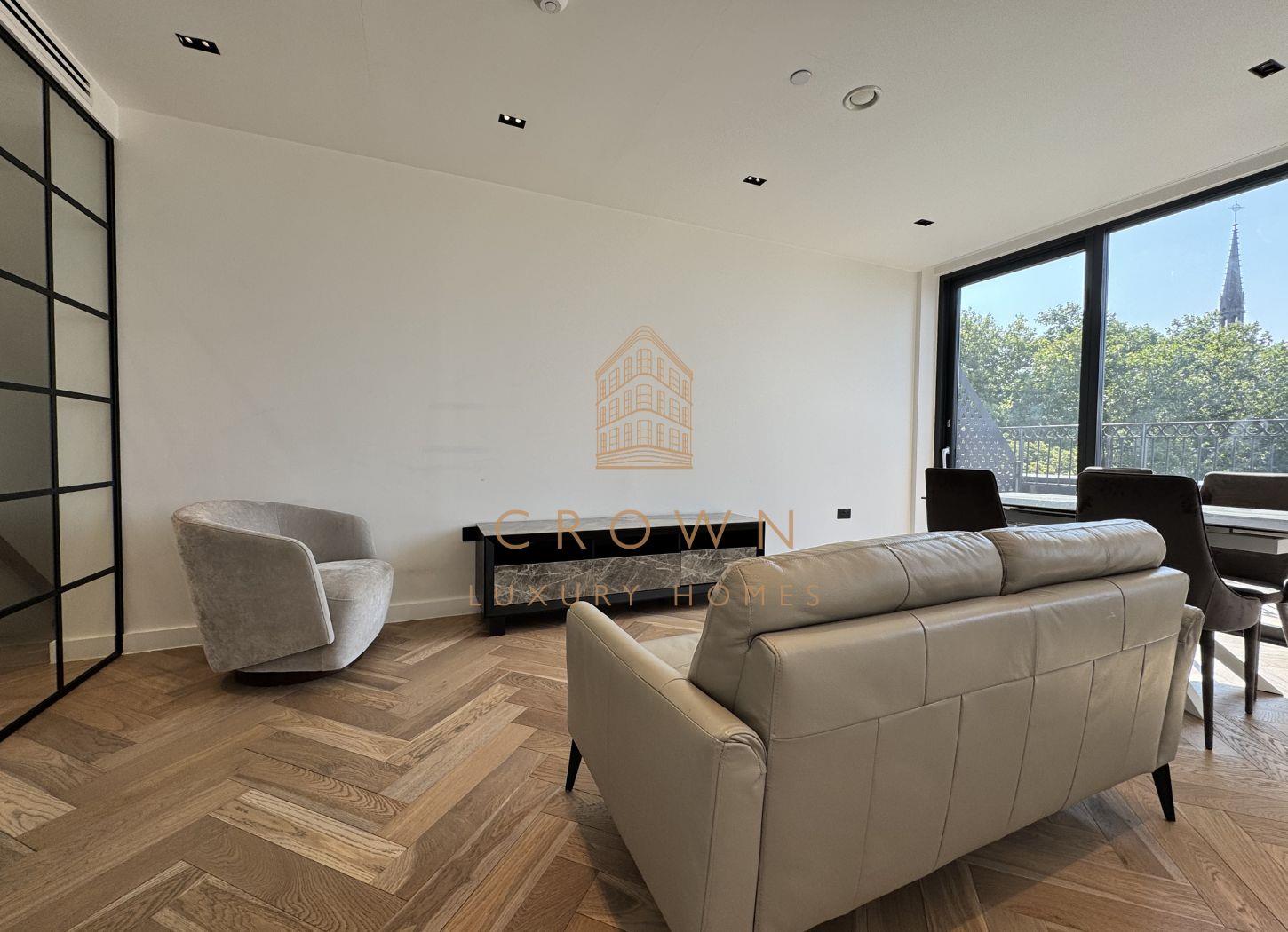 Flat Cluny Mews in Greater London