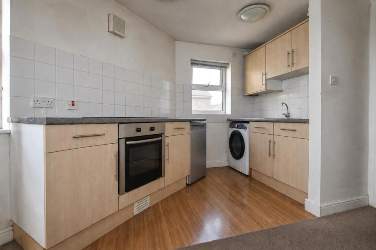 Flat Claremont Road in Bristol