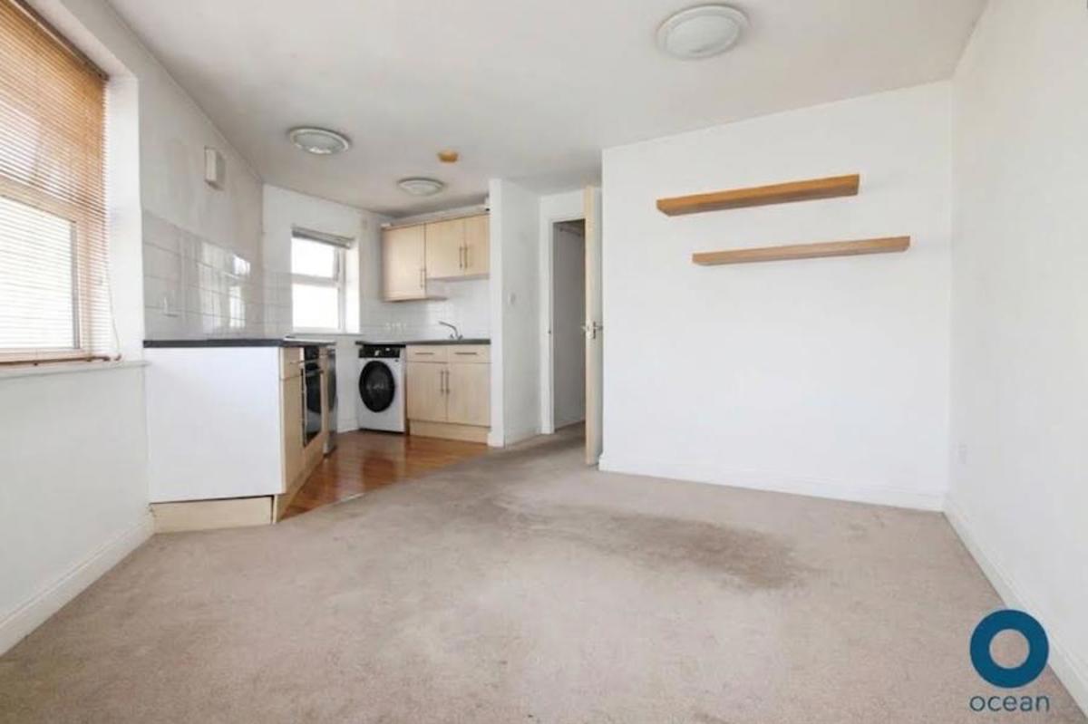 Flat Claremont Road in Bristol