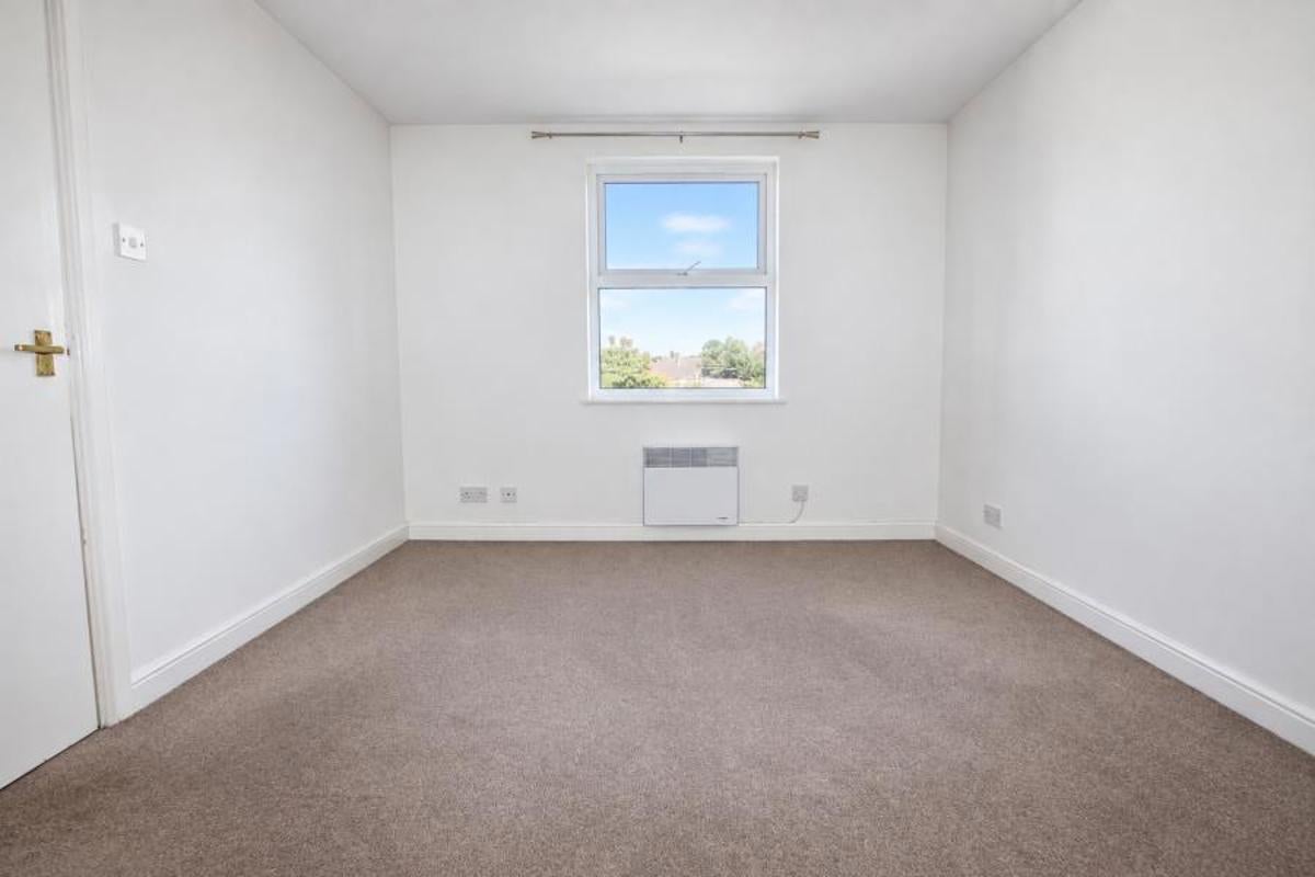 Flat Claremont Road in Bristol