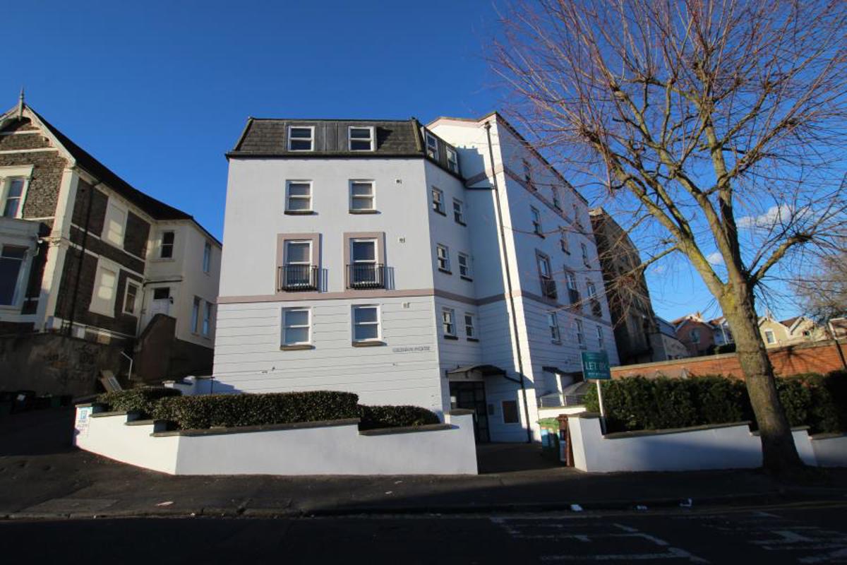 Flat Claremont Road in Bristol