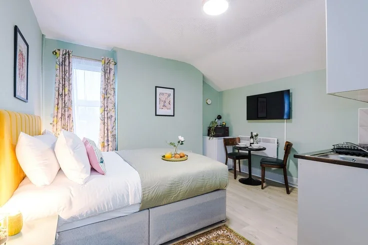 Room Station Approach in Royal Leamington Spa