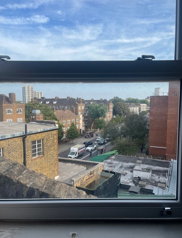 Flat Clapham Road in Greater London
