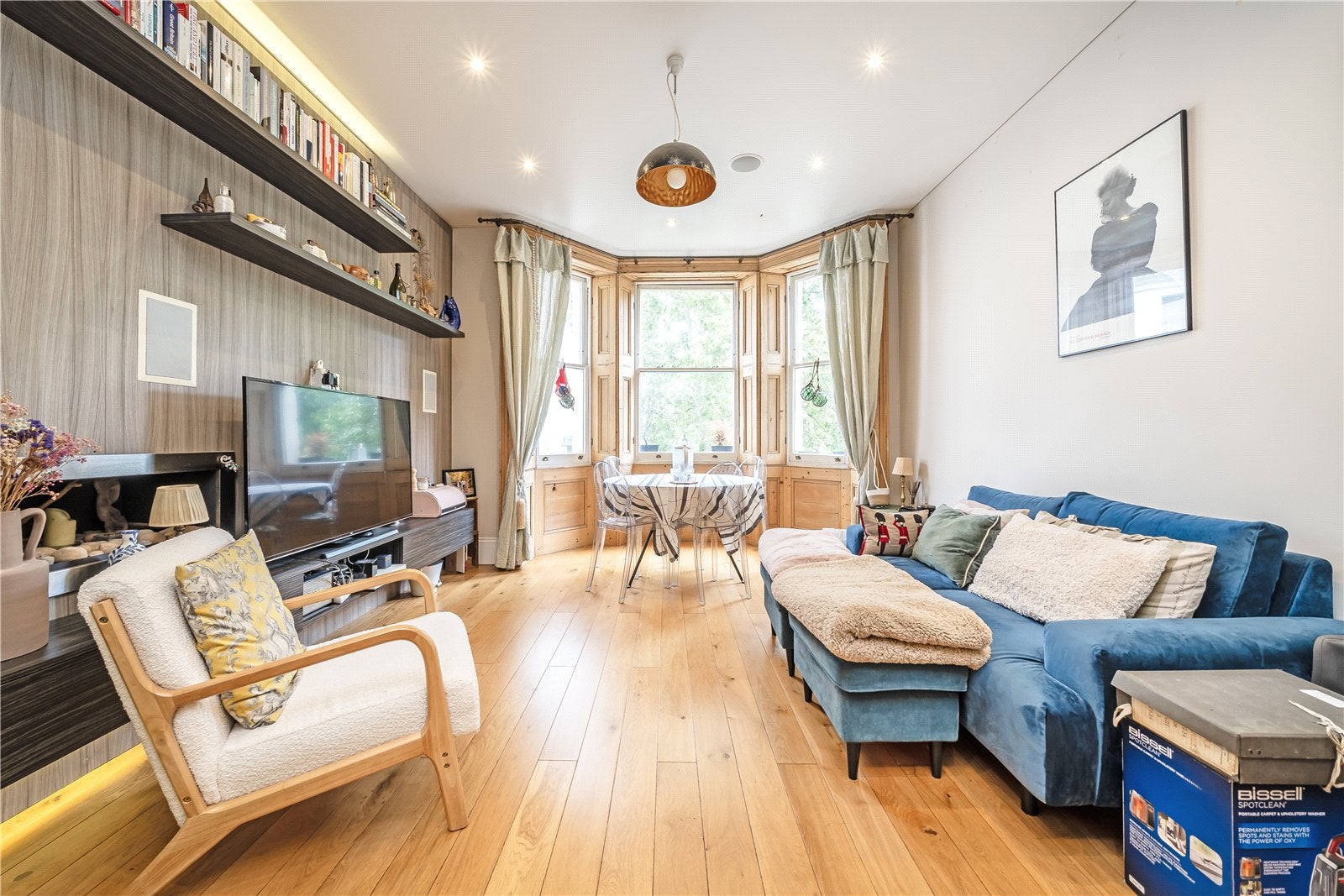 Flat Stanhope Mews West in Greater London