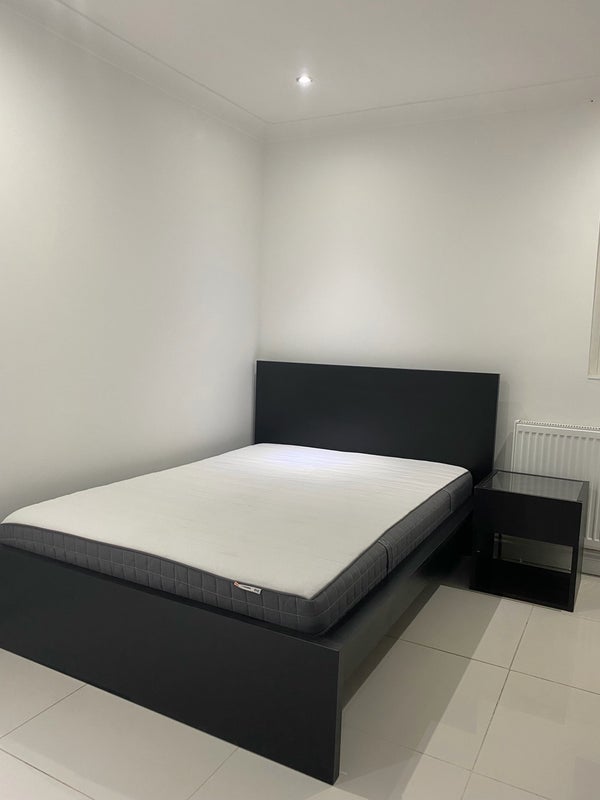 Room Fenton's Avenue in Greater London